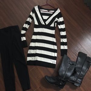 Guess long sleeve sweater dress